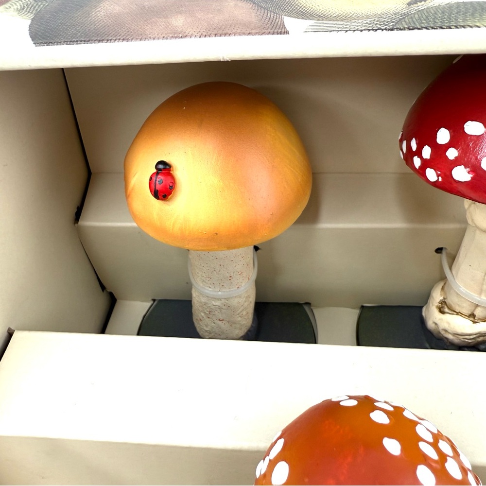 John Derian Mushroom Fungi 5PC Decorative Figurines NWT - Picture 5 of 12